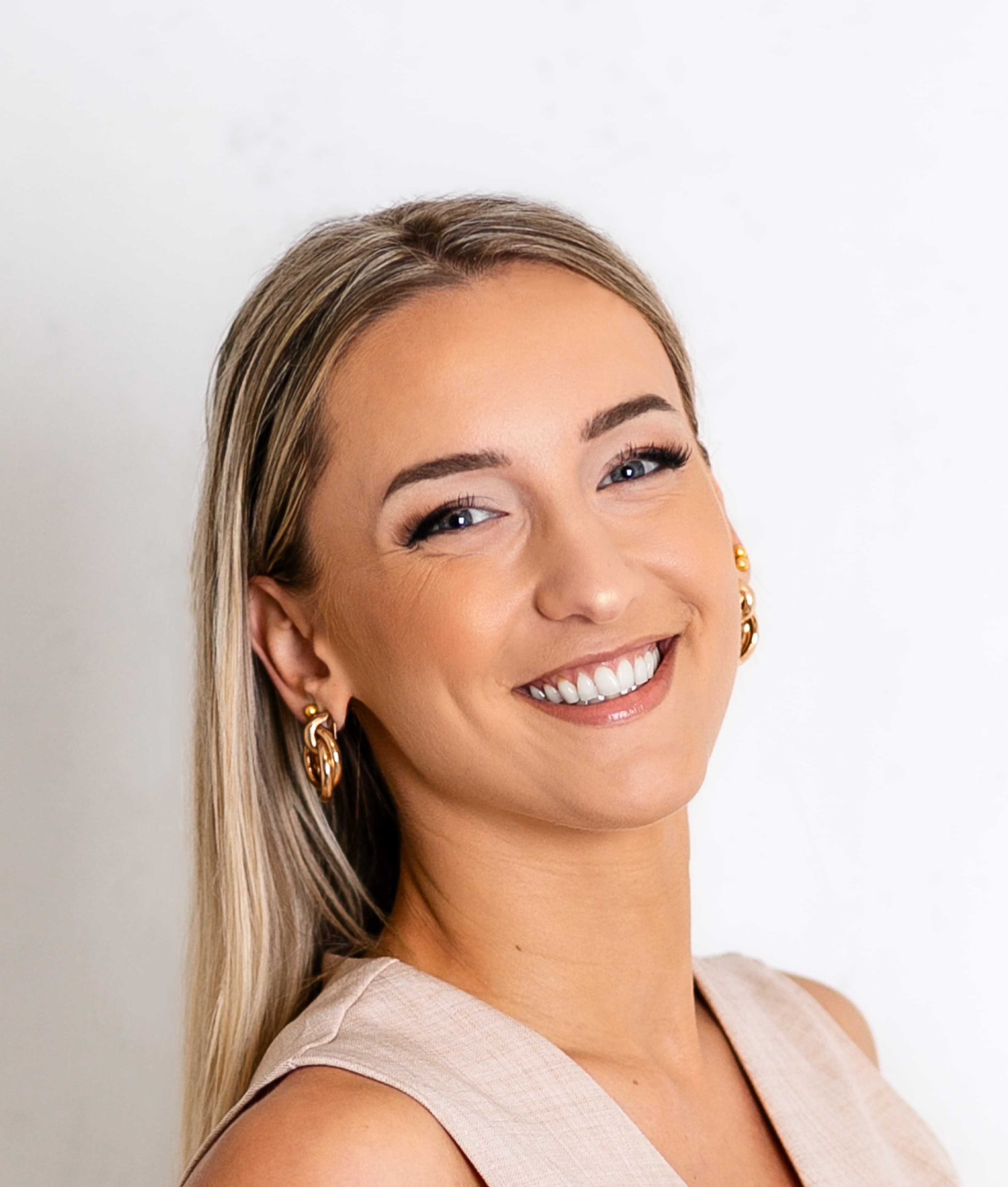 PhDr. Andrea Fejová